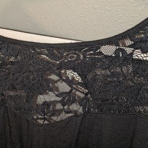 (1) Black long sleeve lace shirts
